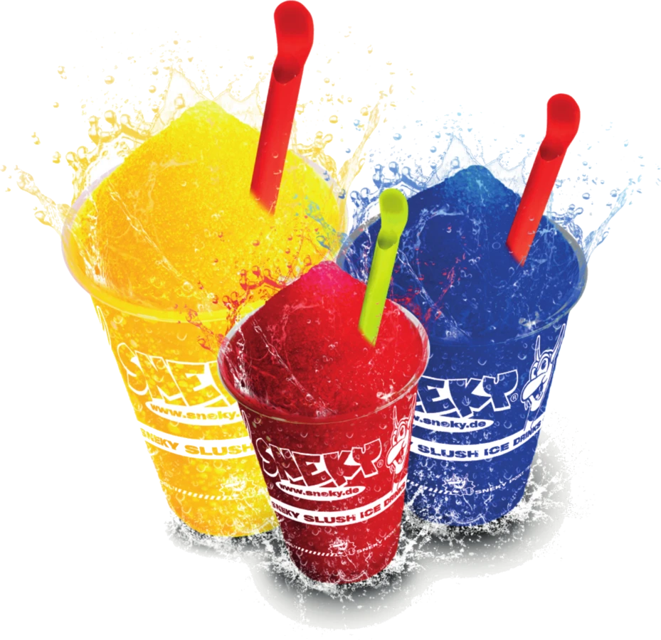 Drei gefüllte SNEKY Slush-Becher in Gelb, Rot und Blau mit Löffelhalmen